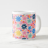 Kleurrijke sneeuwvlokken op roze vakantiepatroon grote koffiekop (Voorkant rechts)