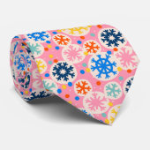 Kleurrijke sneeuwvlokken op roze vakantiepatroon stropdas (Opgerold)