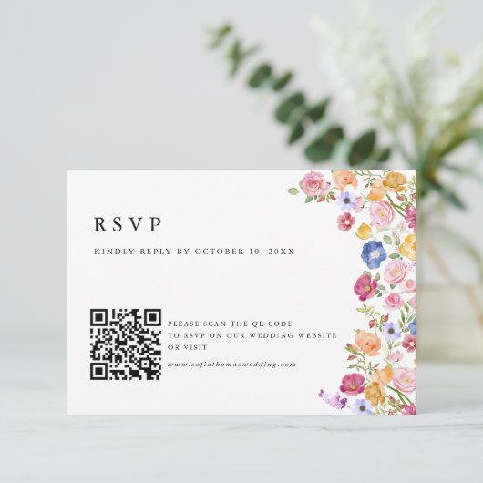 Kleurrijke Spring Wildflower Meadow Garden QR-code RSVP Kaartje (Staand voorkant)