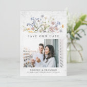 Kleurrijke Spring Wildflower Meadow Garden QR-code Save The Date (Staand voorkant)