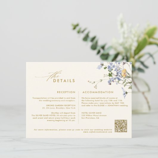 Kleurrijke Spring Wildflower Meadow Gold Wedding Informatiekaartje (Staand voorkant)