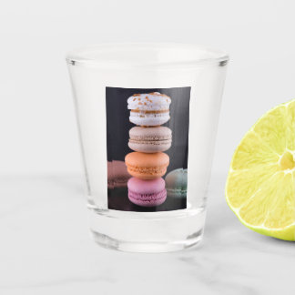 Kleurrijke stapel Franse Macarons Shot Glas