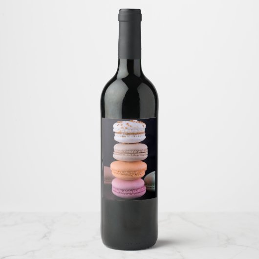 Kleurrijke stapel Franse Macarons Wijn Etiket (Voorkant)