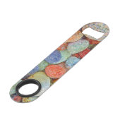 Kleurrijke stenen, steentjes, rotsen en water speed flessenopener (Voorkant Gekanteld)