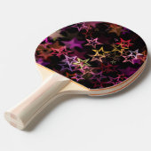 Kleurrijke sterren dansen grillig tafeltennisbatje (Voorkant Gekanteld)