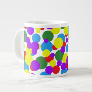 Kleurrijke stippen grote koffiekop