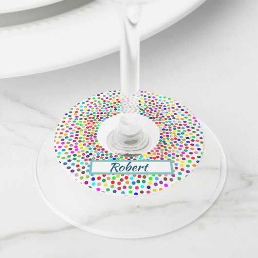 Kleurrijke Stippen met naamaandoek Wijnglaslabel (Dichtbij)