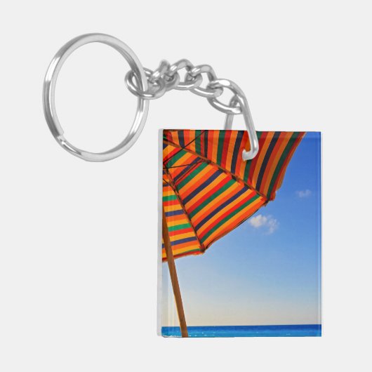 Kleurrijke strandparasol op een zonnige dag fotogr sleutelhanger (Voorkant Links)