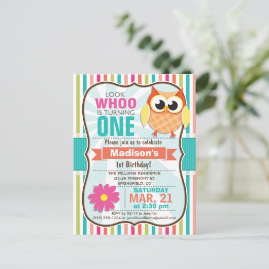 Kleurrijke Stripes Uil verjaardagsfeestje Uitnodiging Briefkaart (Staand voorkant)