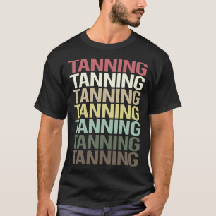 Kleurrijke tekst Bruinen Zonnebaden zonnebaden T-shirt