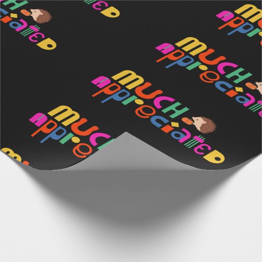 Kleurrijke tekst veel gewaardeerd zwart cadeaupapier (Hoek)