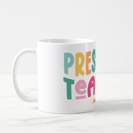 Kleurrijke tekst voor kleuterleerkrachten op maat koffiemok (Links)