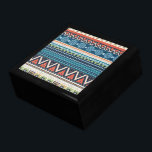 Kleurrijke Tribal Zigzag Cross-Stitch textuur Cadeaudoosje<br><div class="desc">Kleurrijke tribal aztec zigzag en geometrische vormen patroon in blauw rood en wit Toon met cross-stitch textuur look. Design is beschikbaar op andere producten en kan worden aangevraagd op elk product dat door Zazzle wordt aangeboden.</div>