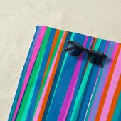 Kleurrijke trilstrips in heldere zomerkleuren strandlaken (In situ)