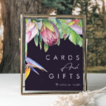 Kleurrijke tropische Floral | Paarse kaarten en ge Poster<br><div class="desc">Deze kleurrijke tropische bloem | paarse kaarten en cadeaubord zijn perfect voor je moderne boho-bestemming, groen, paars, perzikbruiloft. Het ontwerp is voorzien van een elegante bouquet van klassieke waterverf groen en bloemen, met inbegrip van het sage groene eucalyptus, blauwe en rode protea, wazige roze hibiscus, oranje en blauwe paradijsvogel en...</div>