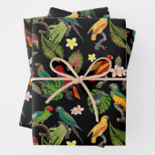 Kleurrijke tropische parrots, bladeren en bloemen inpakpapier vel (In situ)