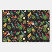 Kleurrijke tropische parrots, bladeren en bloemen inpakpapier vel (Voorkant)