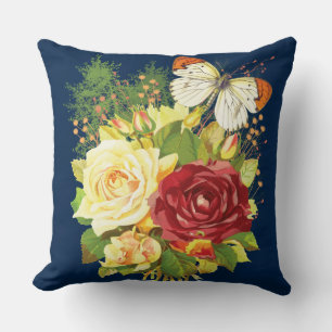 Kleurrijke tuin met rozen en een vlinder kussen