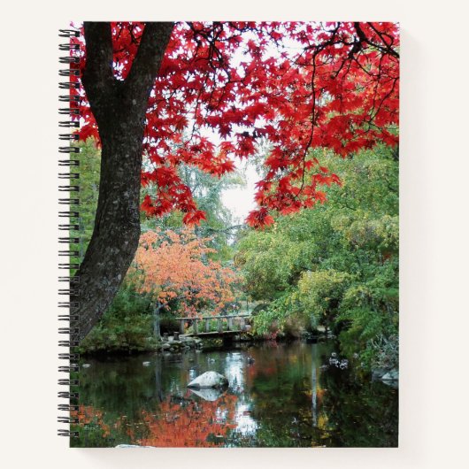 Kleurrijke tuin vijver seizoensgebonden landschap notitieboek (Voorkant)