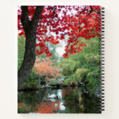 Kleurrijke tuin vijver seizoensgebonden landschap notitieboek (Achterkant)