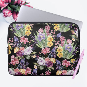 Kleurrijke  tuinbloemen op zwarte achtergrond laptop sleeve