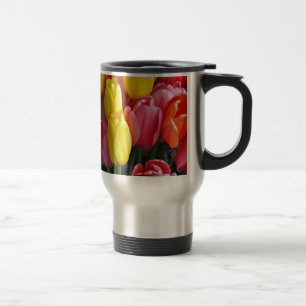 Kleurrijke tulpen bouquet reisbeker