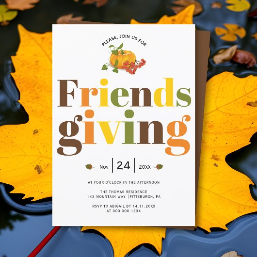 Kleurrijke typografie pompoen Friendsgiving Kaart