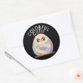 Kleurrijke Uil met Tekst Ronde Sticker (Envelop)
