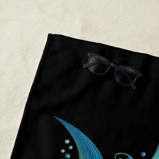 KLEURRIJKE UITGEBREIDE GEDECOREERDE WHIMSICAL FISH STRANDLAKEN (In situ)