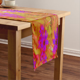 Kleurrijke ultraviolet, magenta en rode wilde bloe korte tafelloper