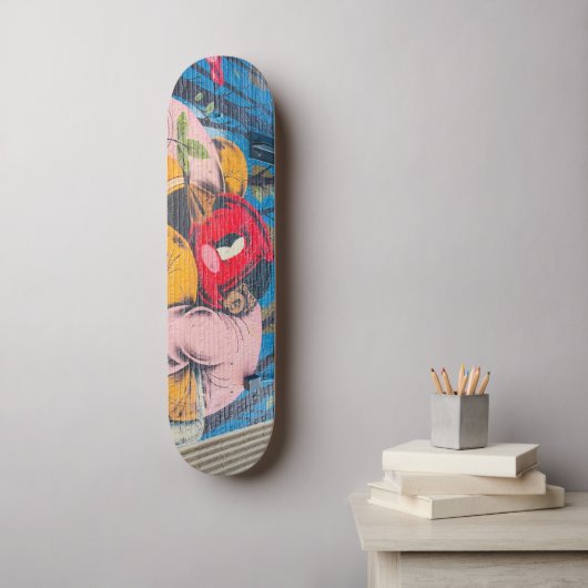 Kleurrijke unieke graffiti persoonlijk skateboard (Muurkunst)