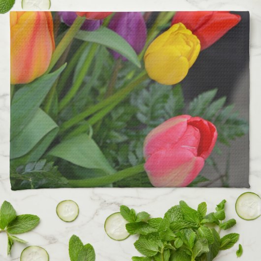 Kleurrijke veertulpen theedoek (Gevouwen)