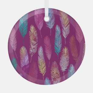Kleurrijke veren: paarse achtergrondpatroon. glas ornament