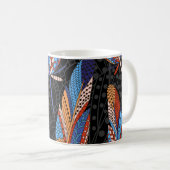 Kleurrijke veren patroon naadloze achtergrond. koffiemok (Voorkant rechts)