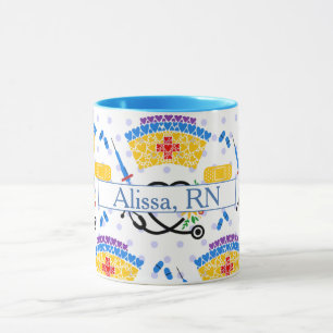 Kleurrijke verplegingsgereedschappen op blauwe pok mok