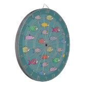 Kleurrijke vis op turquoise dartbord (Voorkant Links)