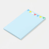 Kleurrijke vlaggen op lichtblauw post-it® notes (Schuin)