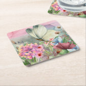 Kleurrijke vlinderkusjes tussen wilde bloemen kartonnen onderzetters (Schuin)