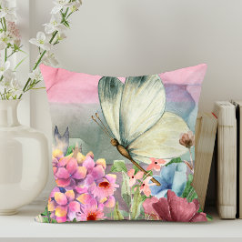 Kleurrijke vlinderkusjes tussen wilde bloemen kussen