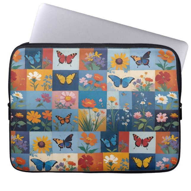 Kleurrijke Vlinders En Wilde Bloemen Patchwork Laptop Sleeve (Voorkant)