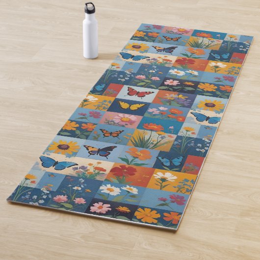 Kleurrijke Vlinders En Wilde Bloemen Patchwork Yogamat (In situ)
