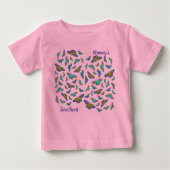Kleurrijke vlinders op baby roze - baby T-shirt (Voorkant)