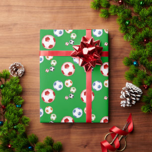 Kleurrijke Voetbal op Groen Cadeaupapier