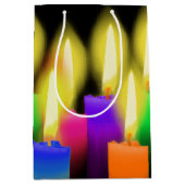 Kleurrijke vogelkaarsen op zwart medium cadeauzakje (Voorkant)