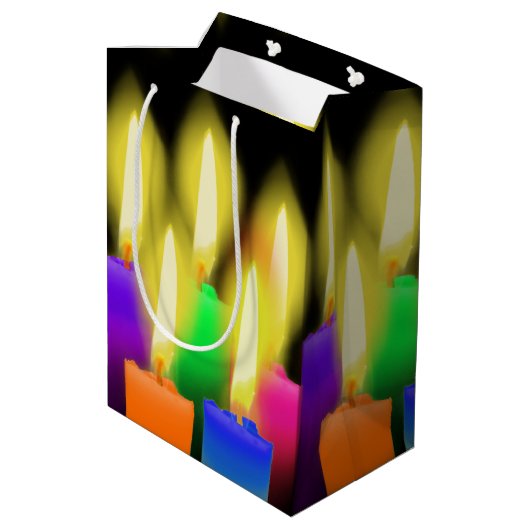 Kleurrijke vogelkaarsen op zwart medium cadeauzakje (Achterkant Gekanteld)