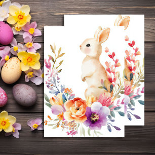 Kleurrijke waterverf paaseieren en bloemen tissuepapier