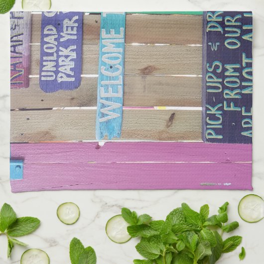 Kleurrijke Welcome Island teken Caribisch gebied Theedoek (Gevouwen)