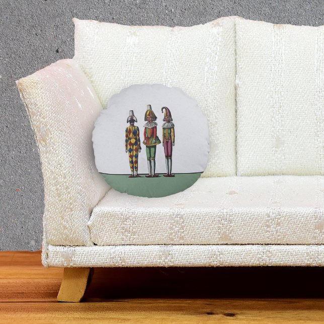  kleurrijke whimsical Drie jesterpoppen Rond Kussen (Three jester dolls in colourful outfits hats on grey and green decorative pillow.)