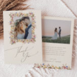 Kleurrijke wilde bloem | Foto beige Meadow Flat Bedankkaart<br><div class="desc">Deze kleurrijke wilde bloem | Beige beige weide flat foto bedankt dat je kaart perfect is voor je eenvoudige, witte boho regenboogregenboogbruiloft. De heldere, betoverde roze, gele, oranje en goudkleurige floralen geven dit product het gevoel van een minimalistische elegante hippietuin. Het moderne ontwerp is artsachtig en delicaat, en toont een...</div>