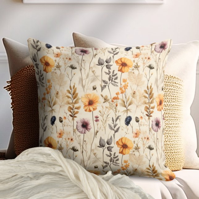 Kleurrijke Wilde Bloemen Boho Kussen (Colorful Wildflowers Boho Throw Pillow)